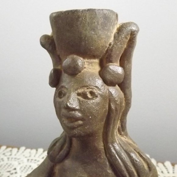 Vintage Seated Primitive Clay Figure with Maize - Picture 2 of 9